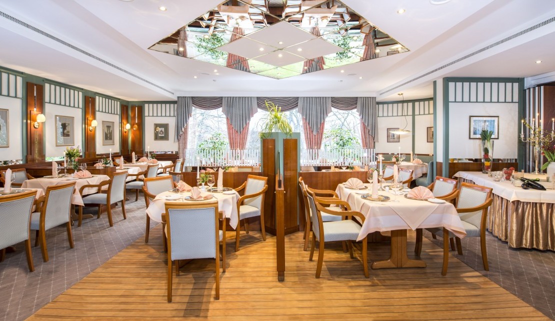 RestaurantLandhausFrontansicht 6325x3480